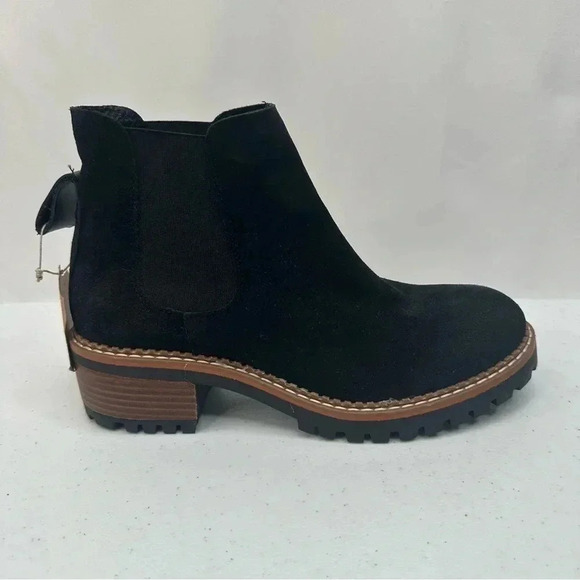 NWT BERTUCHI Women’s Black Suede Chelsea Slip-on Boots EU Size 41 - US Size 9.5 - Picture 2 of 14